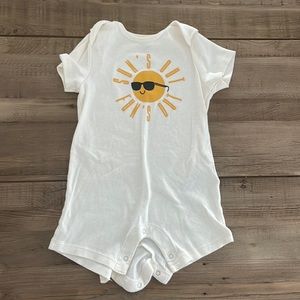 Baby bodysuit onsie